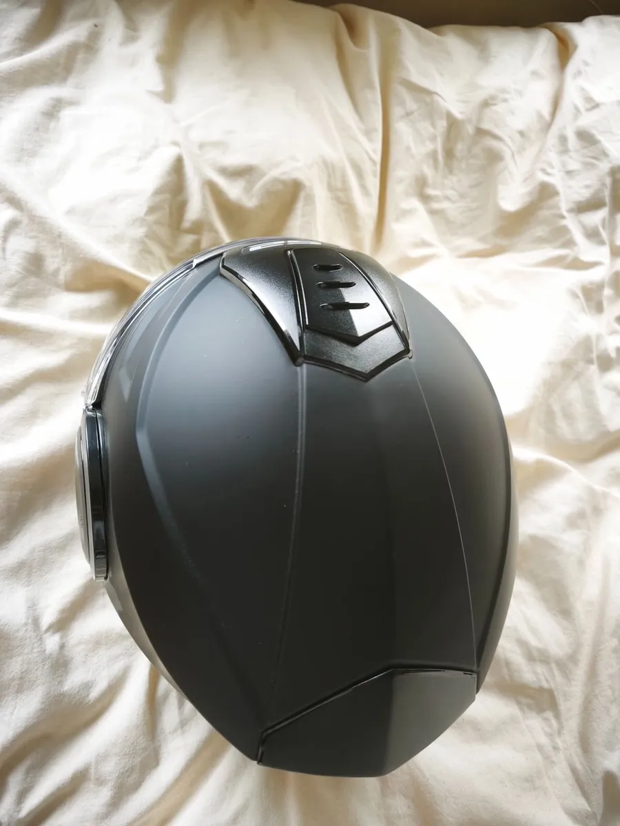 LS2 Motorcycle Helmet - Image 2