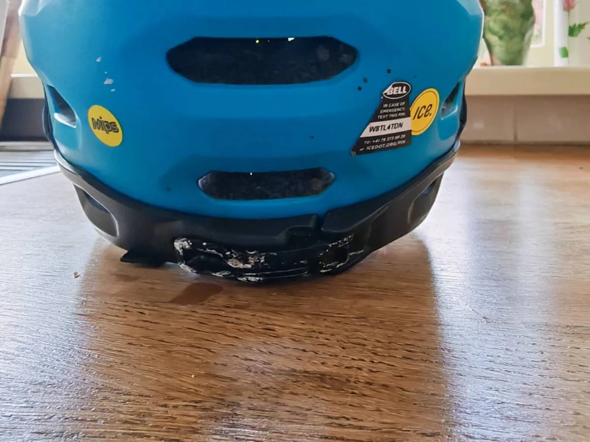 Bell Super DH MIPS downhill helmet - Image 2