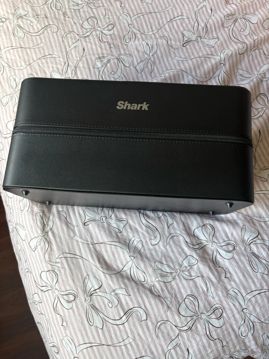 Shark FlexStyle 5 in 1 Airstyler and HairDryer Set - Image 1