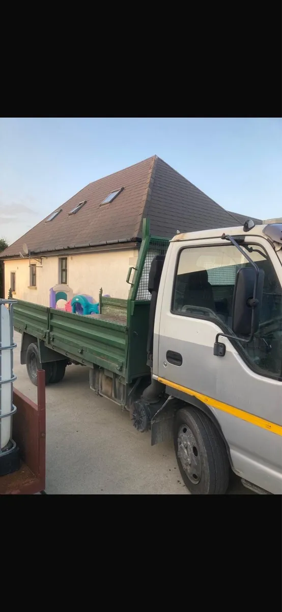 Isuzu tipper - Image 1