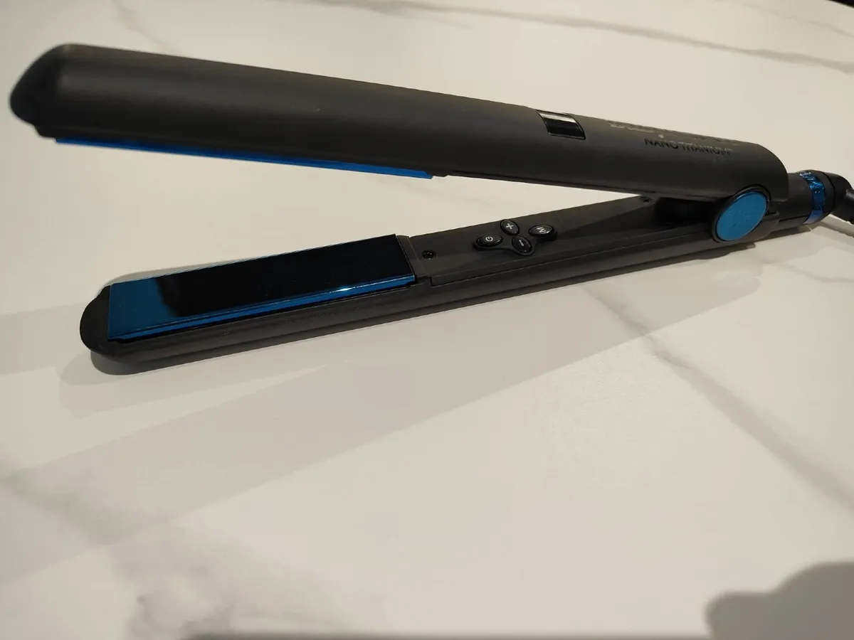 BaBylissPRO Nano Titanium Flat Iron Hair Str - Image 3