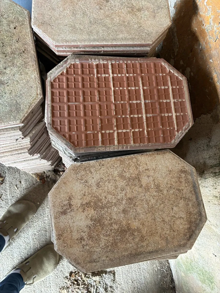 Octagonal Tiles - Approx. 248 tiles - Image 2