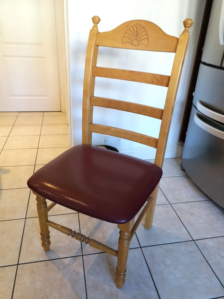 Dining room table and chairs - Image 1