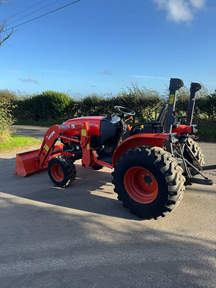 Kubota Compact Tractor with Front loader - Image 2
