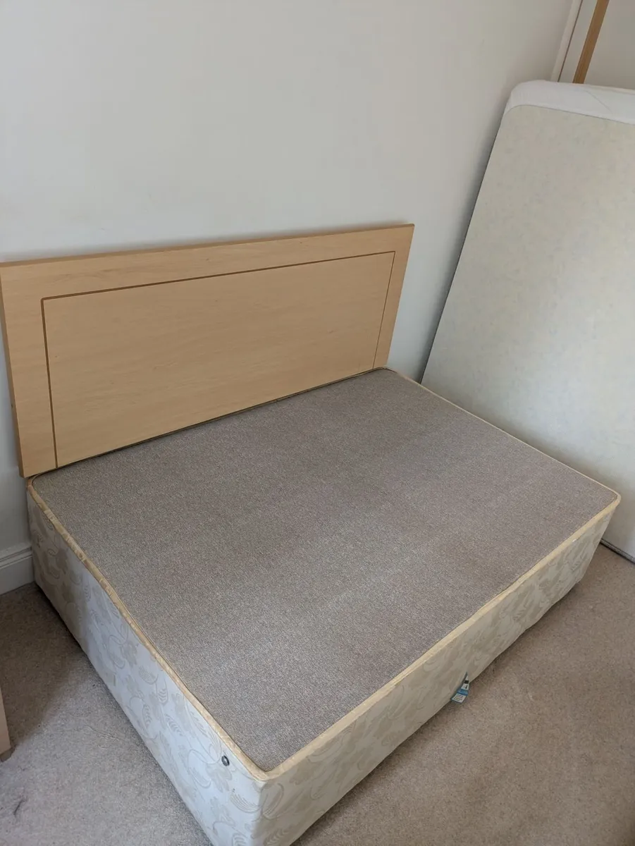 Bed - Image 1