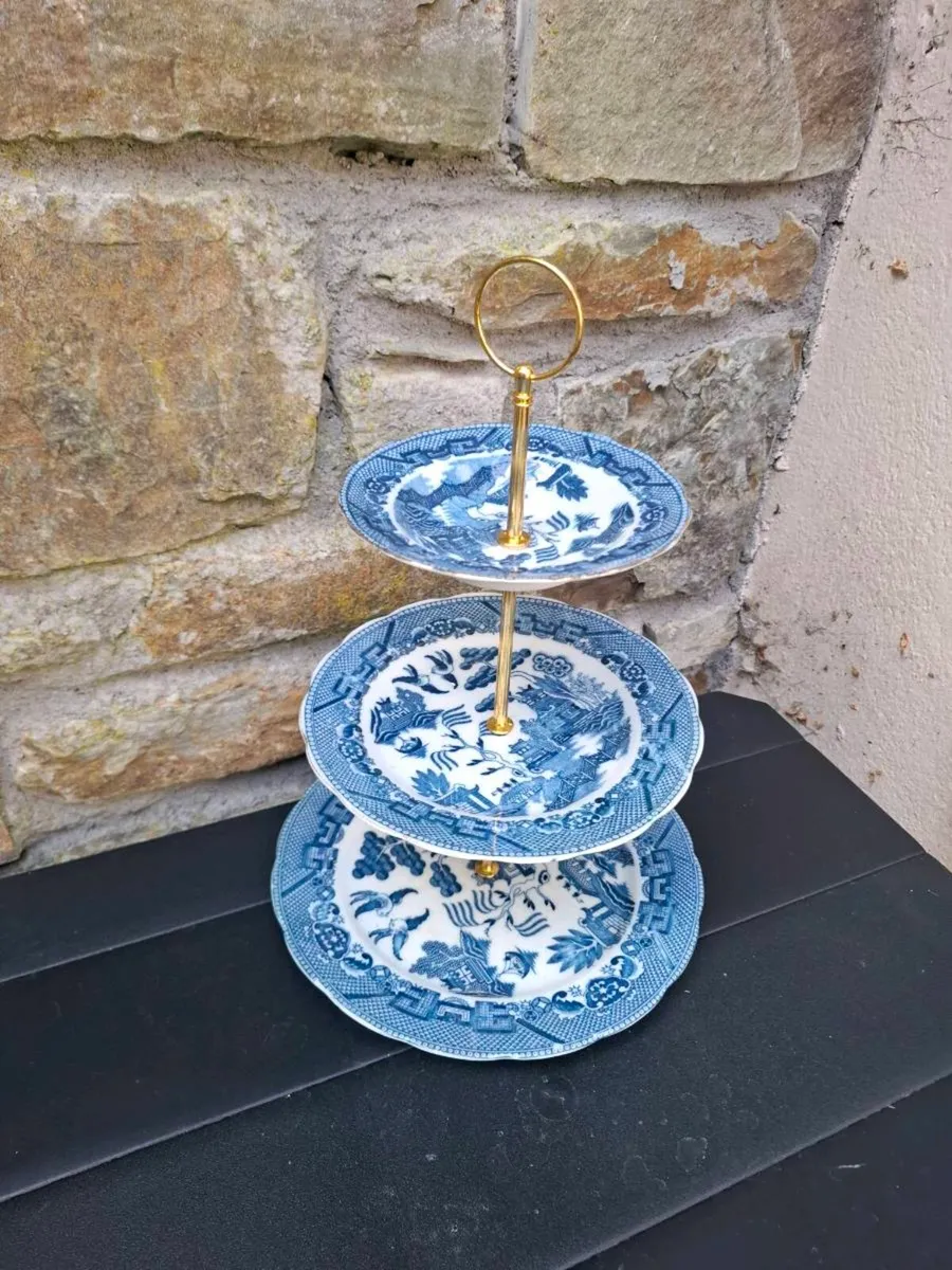 3 tiers yellow style cake stand - Image 1