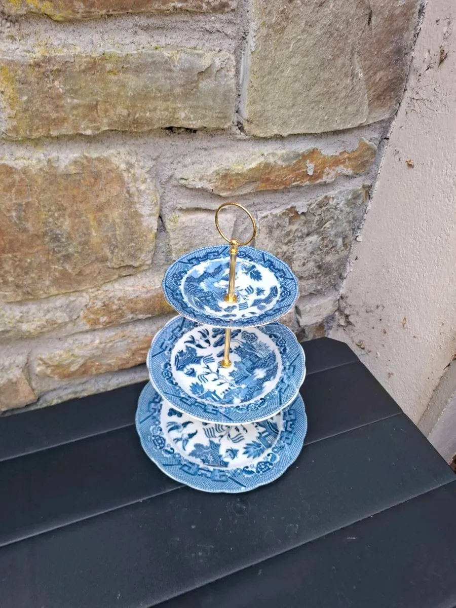 3 tiers yellow style cake stand - Image 2