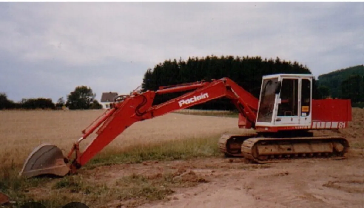 Excavator/ digger - Image 2