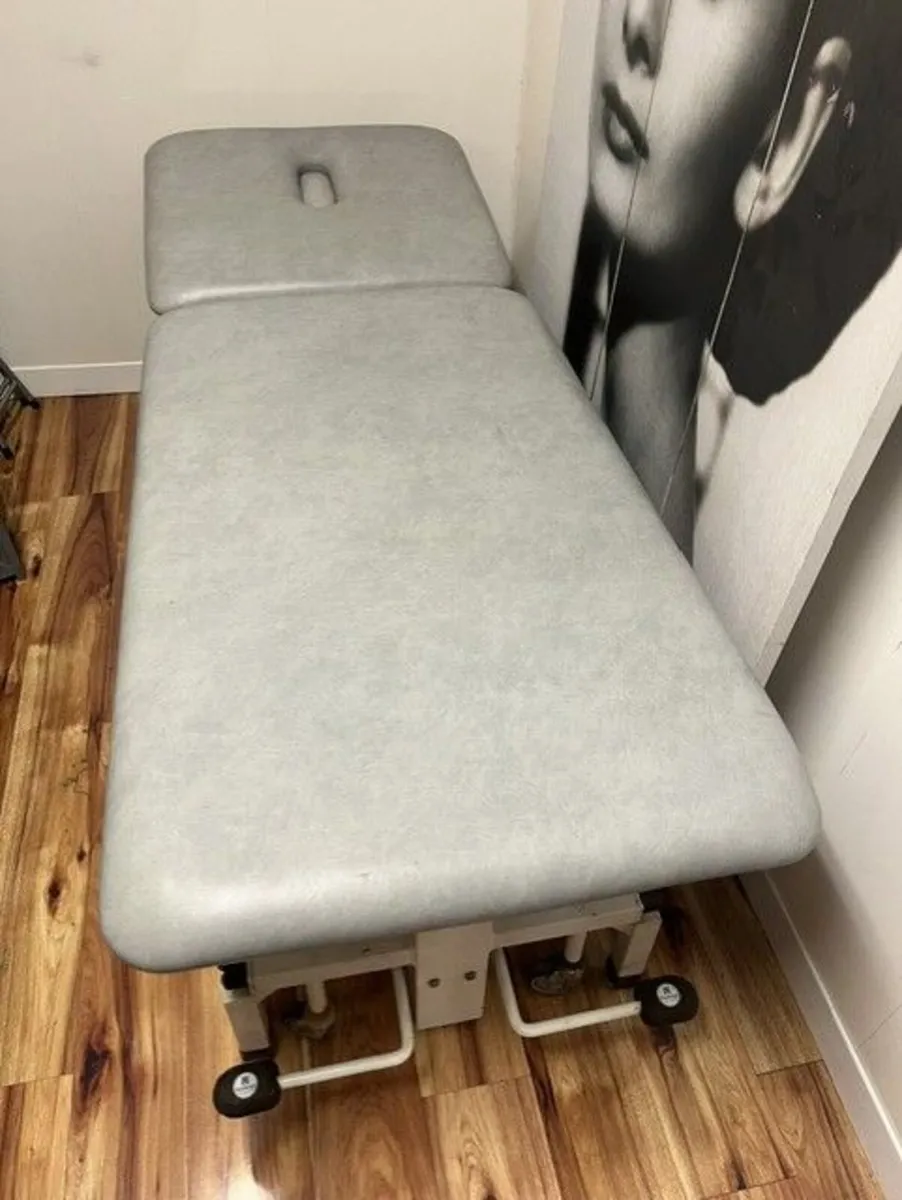 Massage/Beauty Manual Adjustable Bed - Image 2