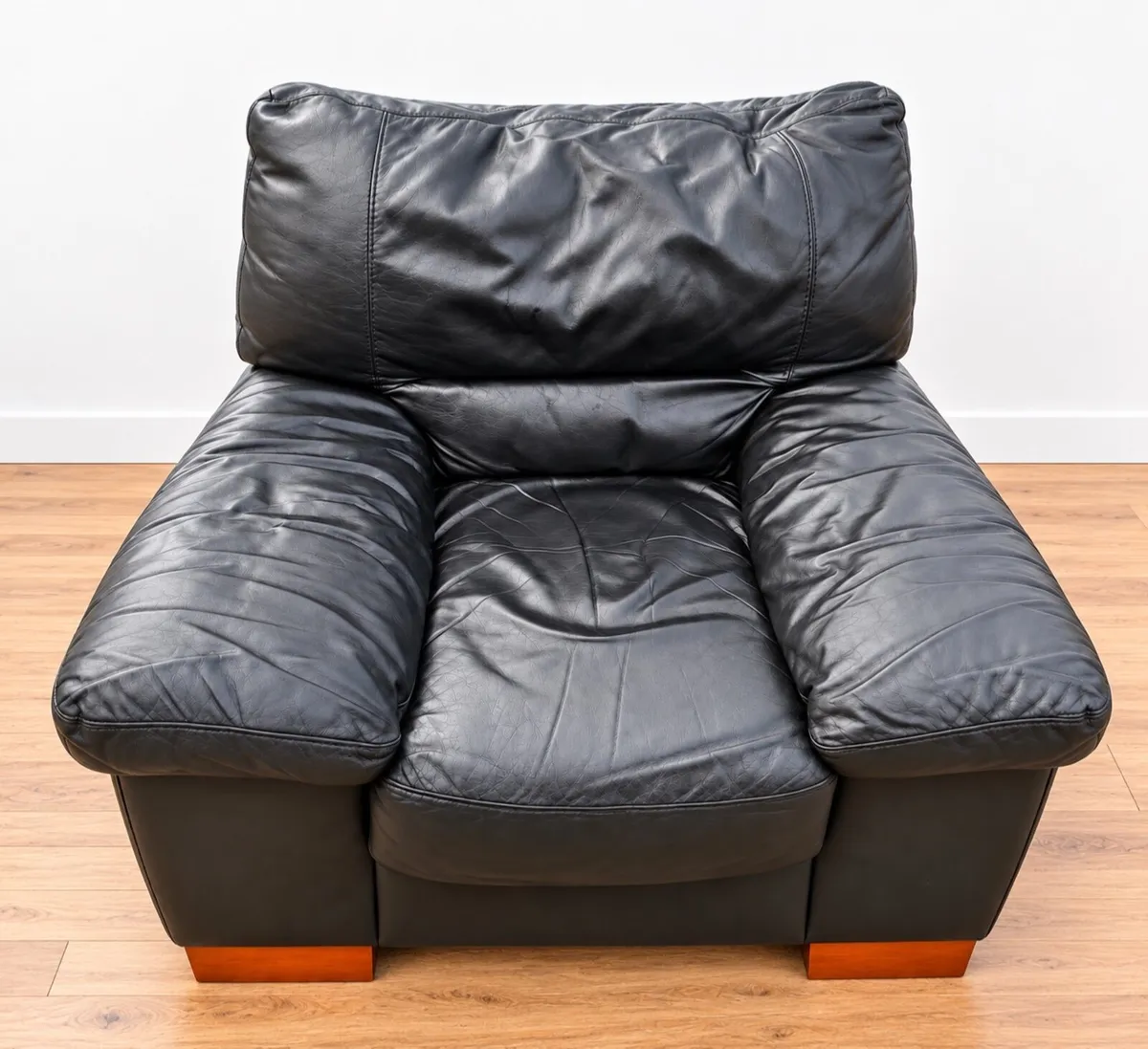 Black Leather Sofa & 2 Armchairs – FREE Delivery - Image 3