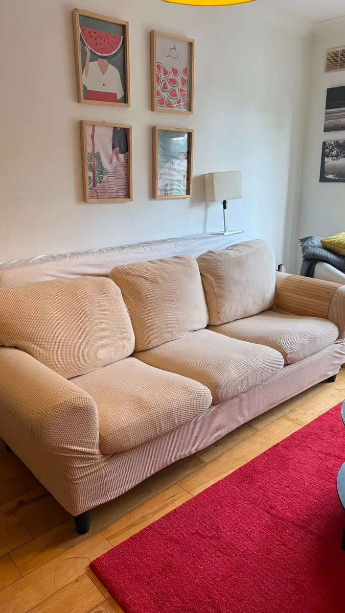 couch - Image 1