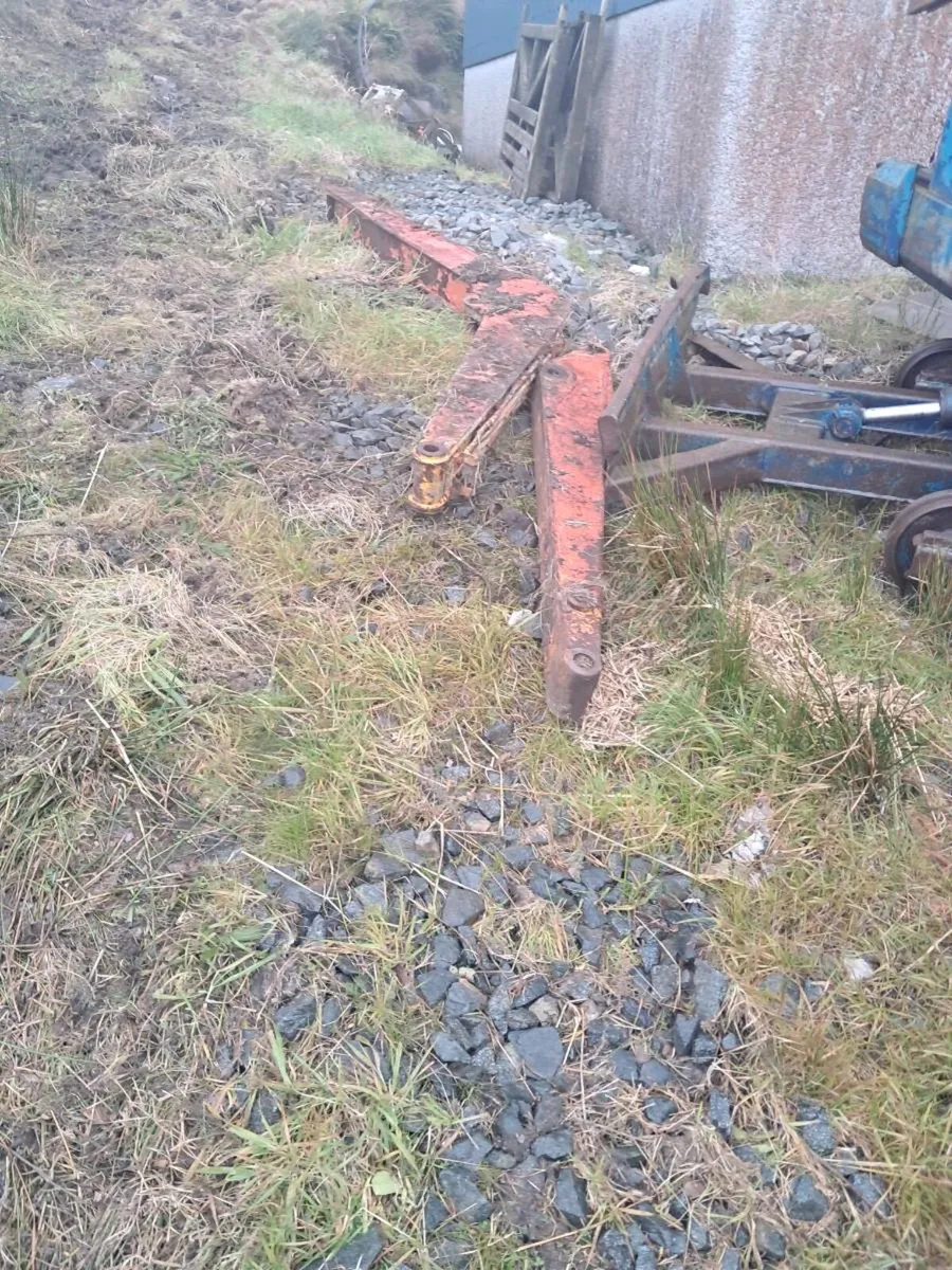 Digger/Tracks/Buckets - Image 4