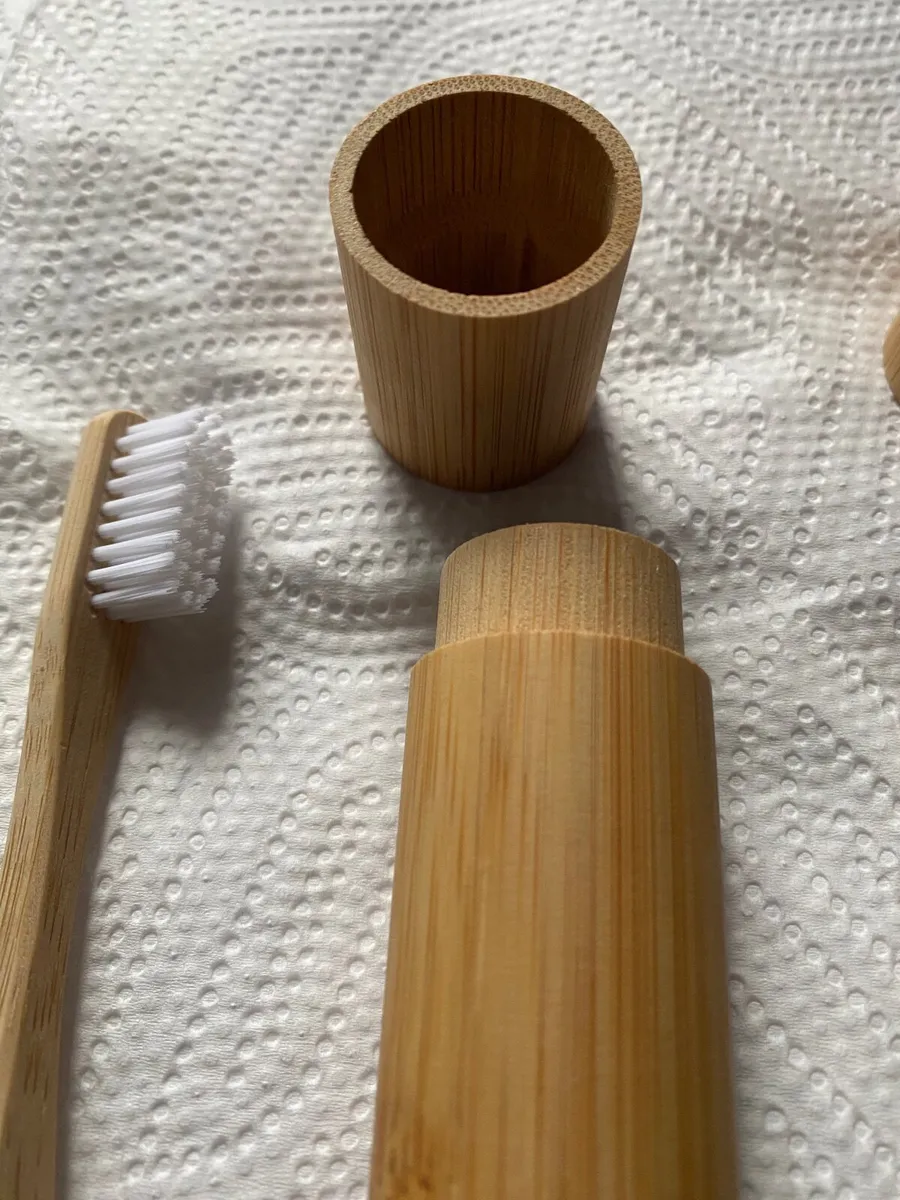 Bamboo toothbrush holder - Image 1