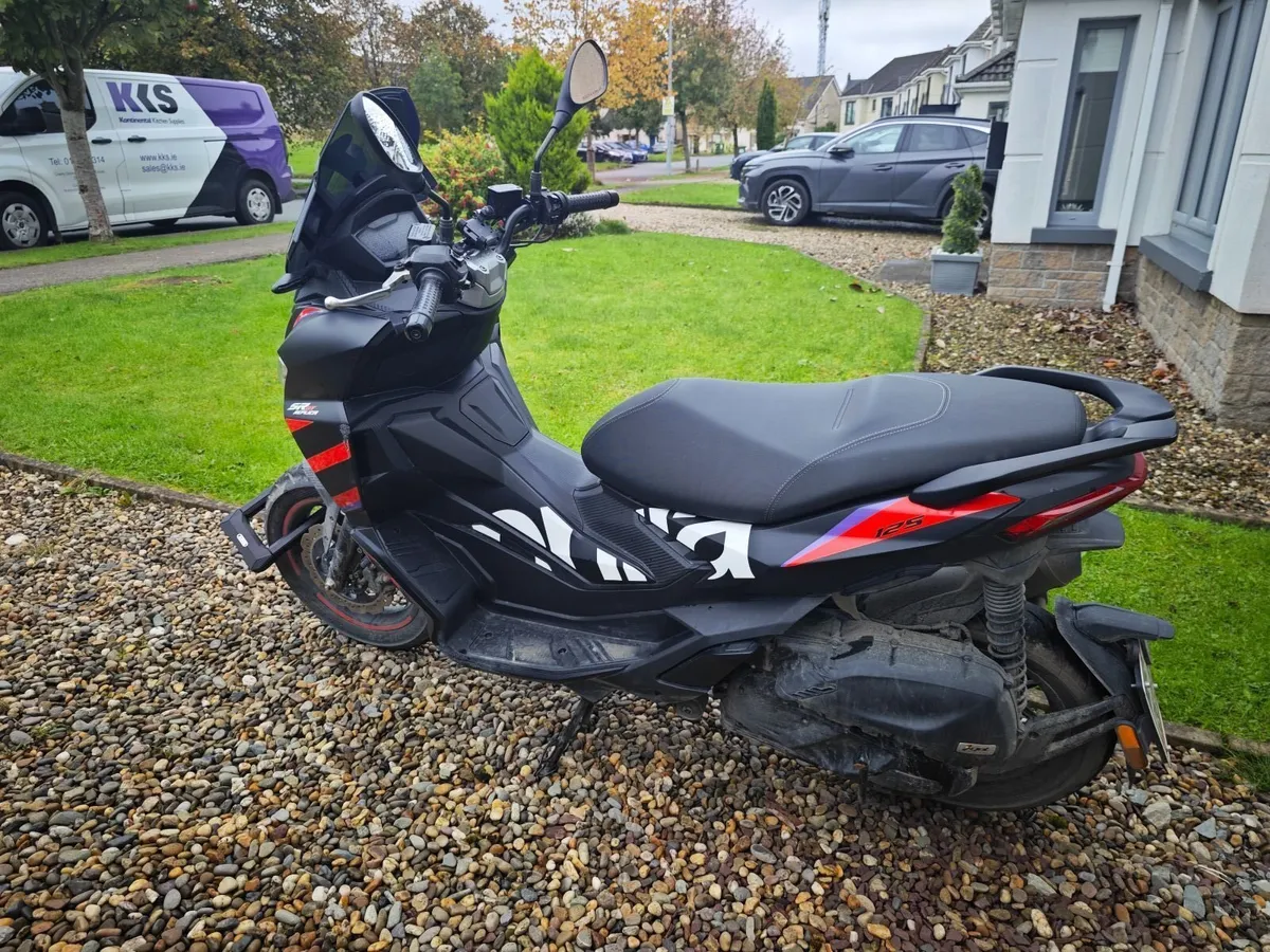 2025 Aprilia SR GT 125 Replica, 3,100km, €4200 ONO - Image 2
