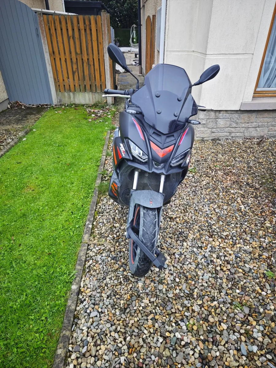 2025 Aprilia SR GT 125 Replica, 3,100km, €4200 ONO - Image 1