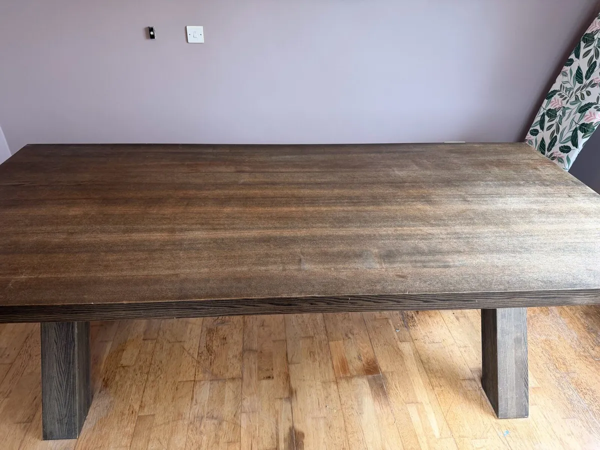 Solid Oak 8 seater dining table - Image 1