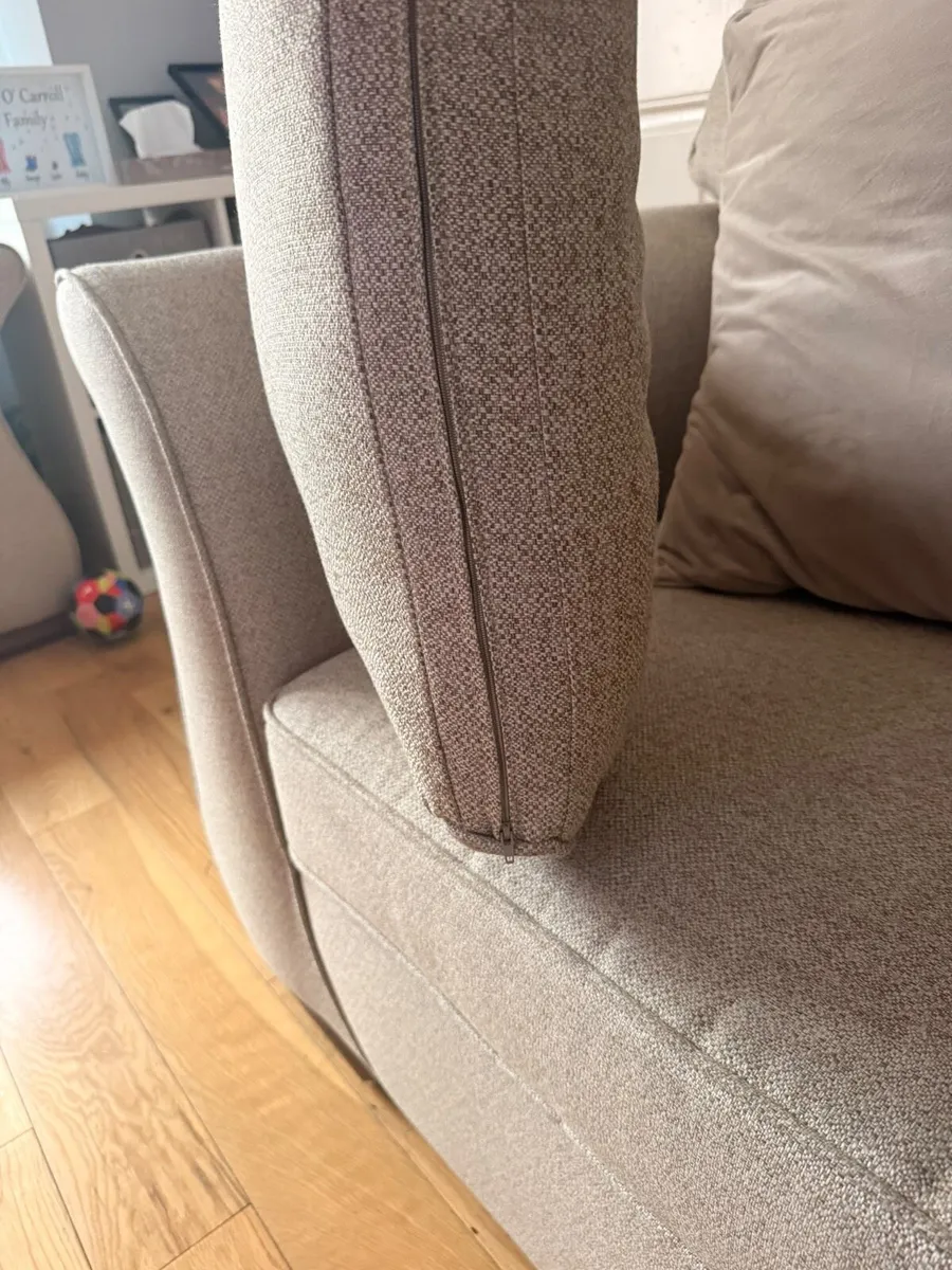 3 and 2 seater suite - Image 2