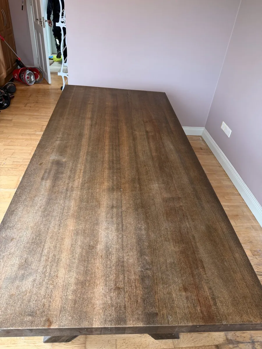 Solid Oak 8 seater dining table - Image 2