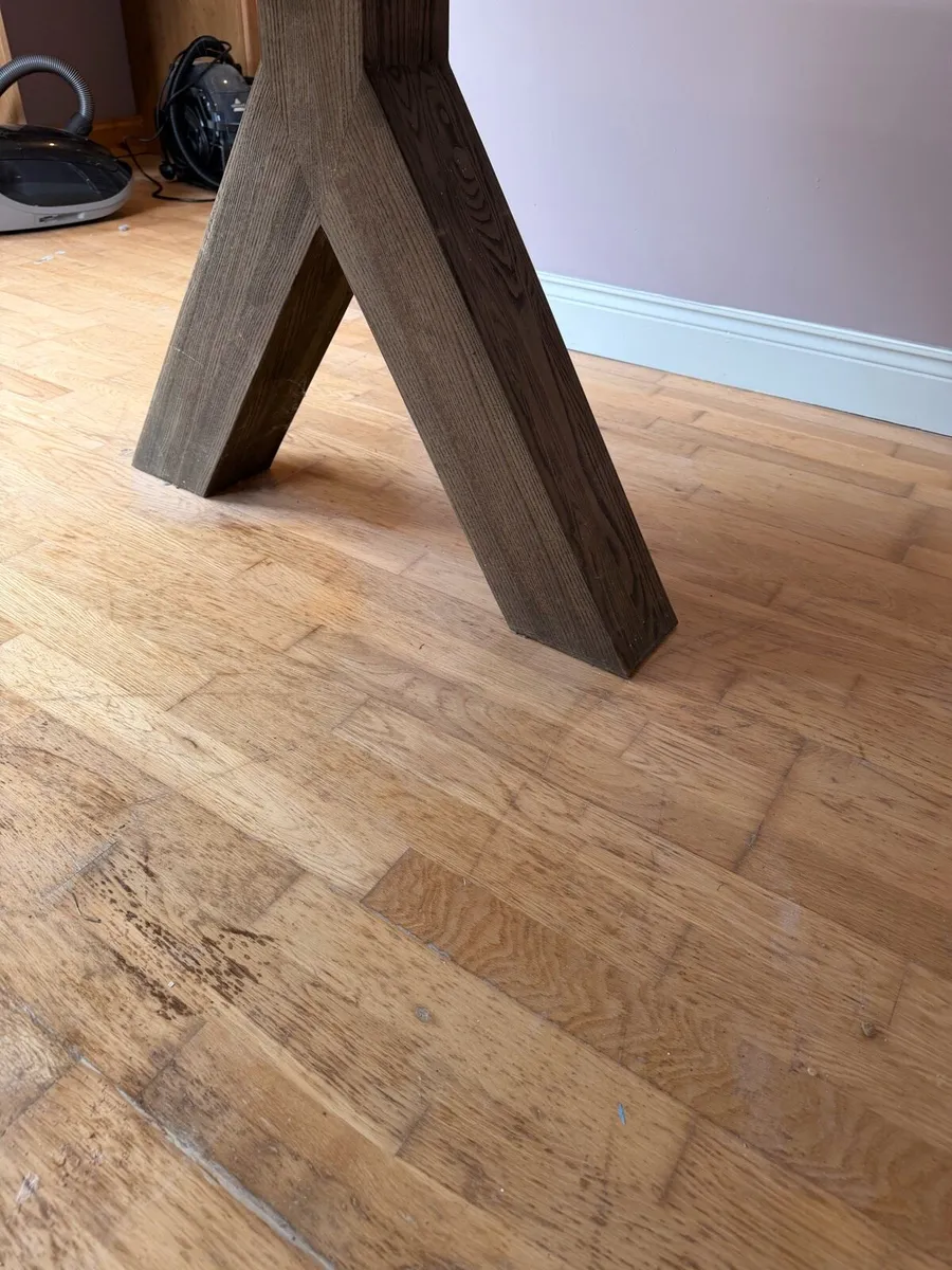 Solid Oak 8 seater dining table - Image 3