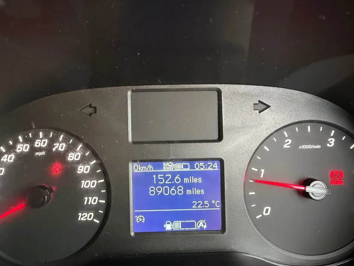 Mercedes-Benz Sprinter 2023 Zero VAT Option - Image 3