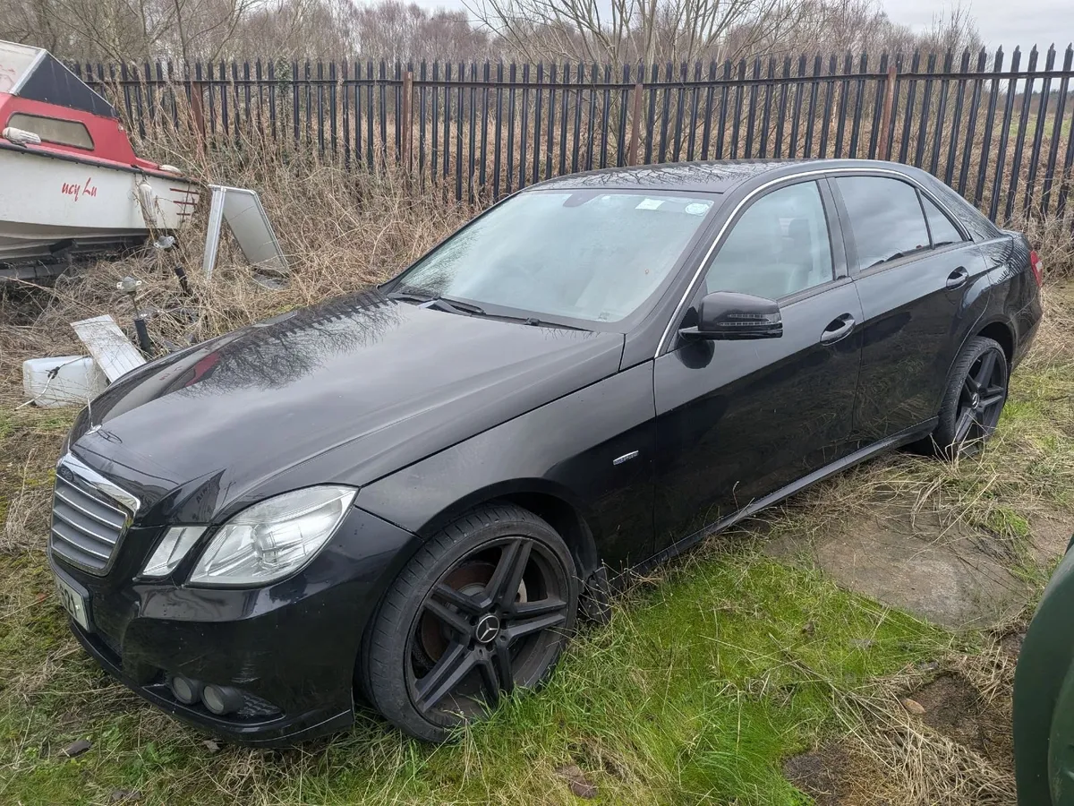 Mercedes Benz - Image 2
