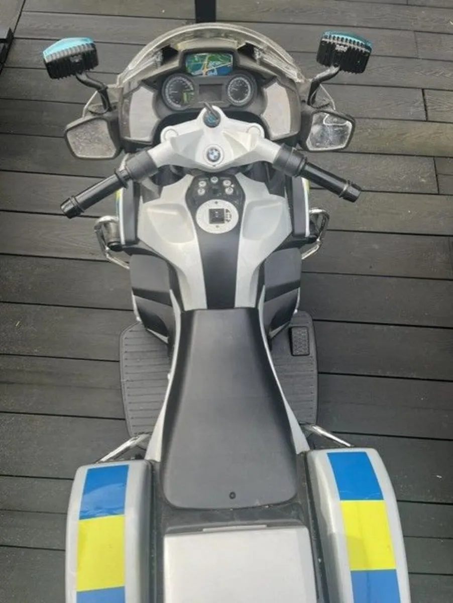 Electric BMW R1200 kids Police Motorbike - Image 3