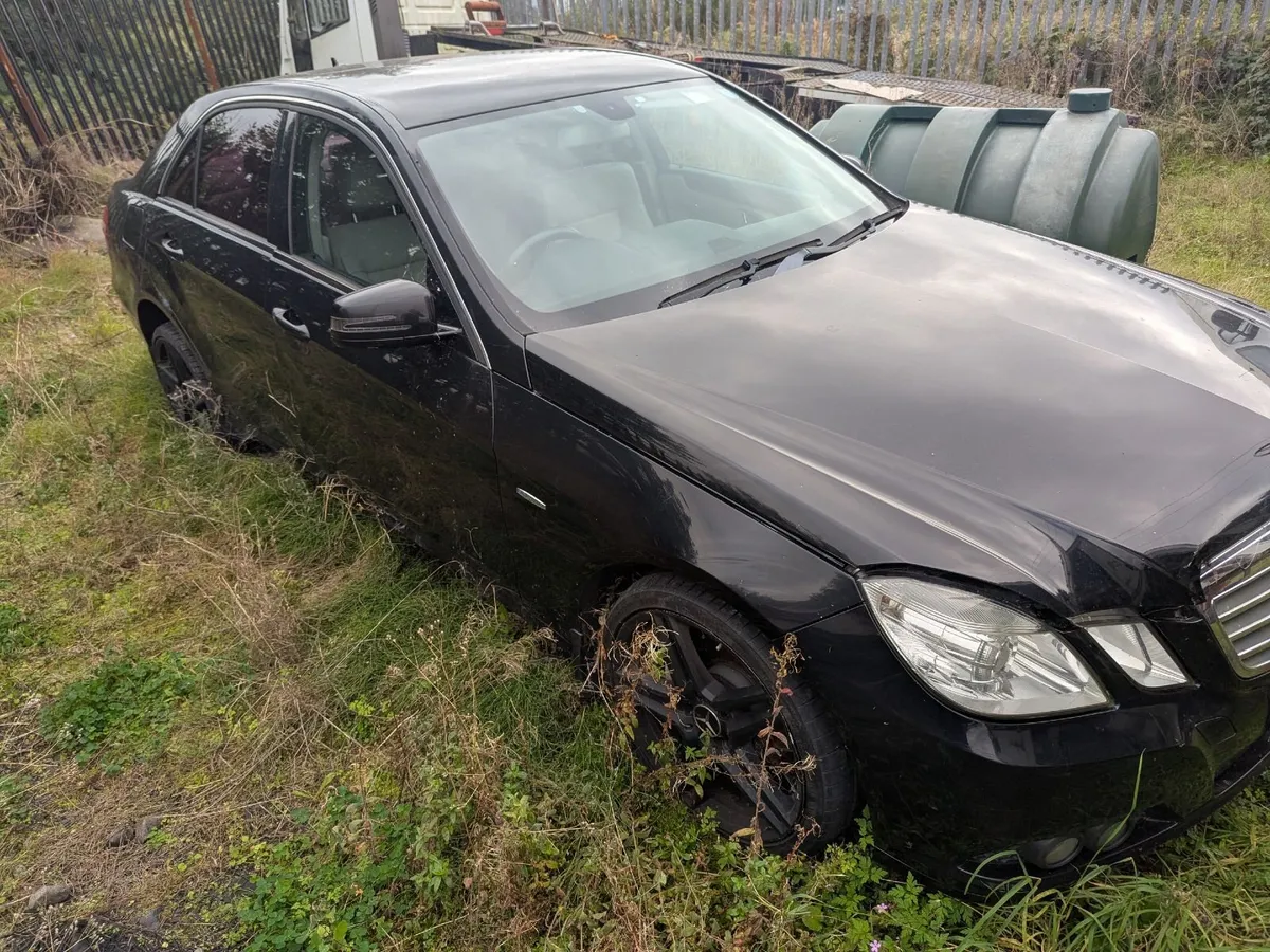 Mercedes Benz - Image 3