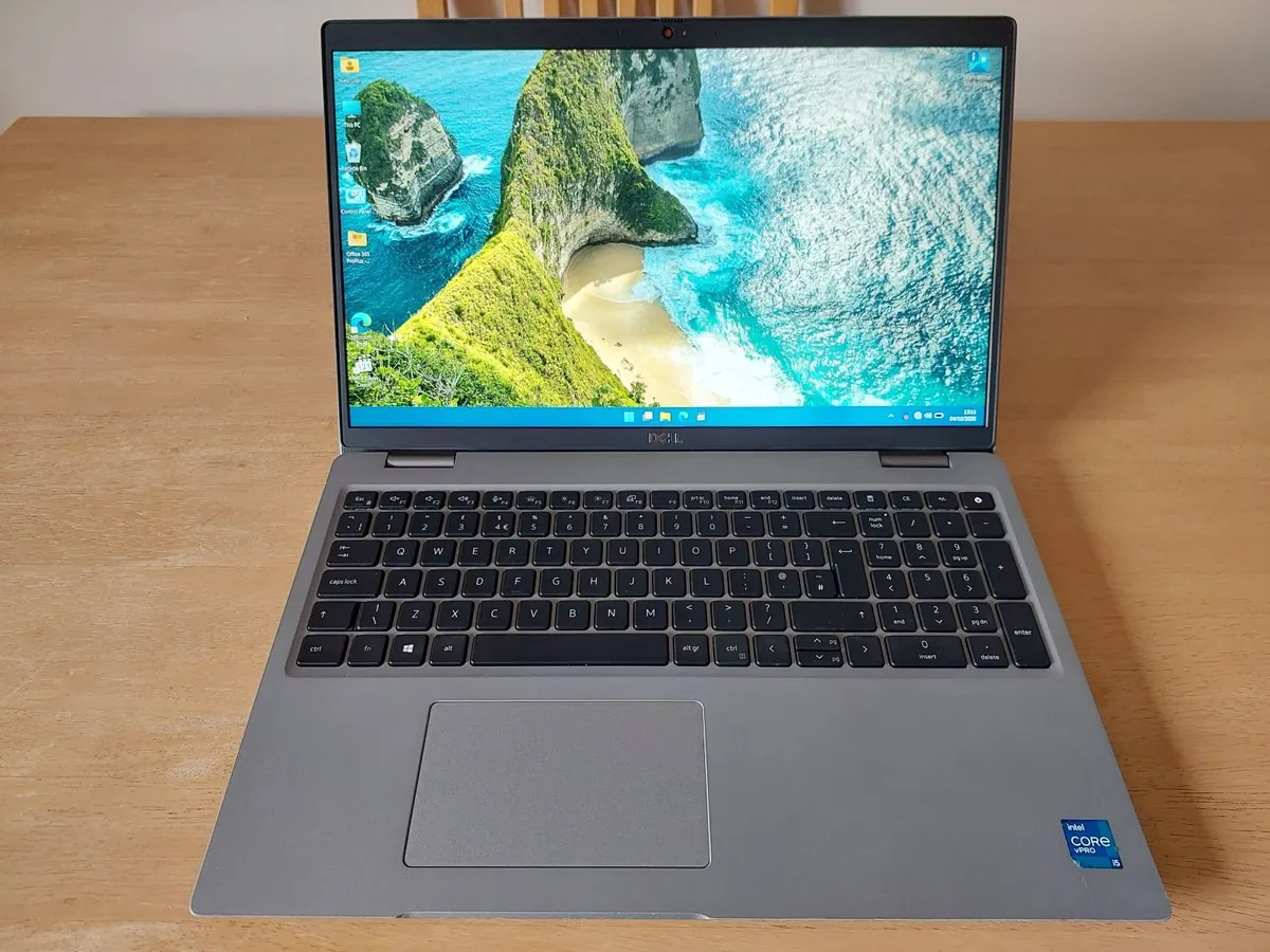 Dell Latitude 5520 | i5-1145G7 | 8GB RAM | 256GB N - Image 1