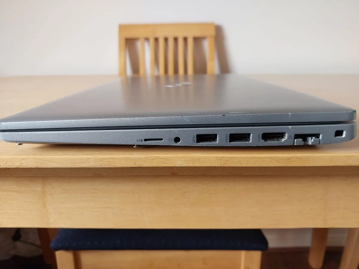 Dell Latitude 5520 | i5-1145G7 | 8GB RAM | 256GB N - Image 3
