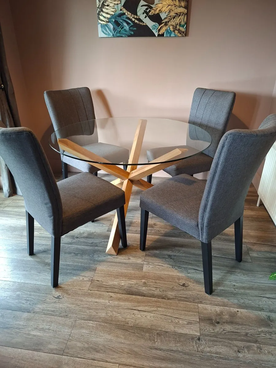 Dining table and 4 chairs - Image 1