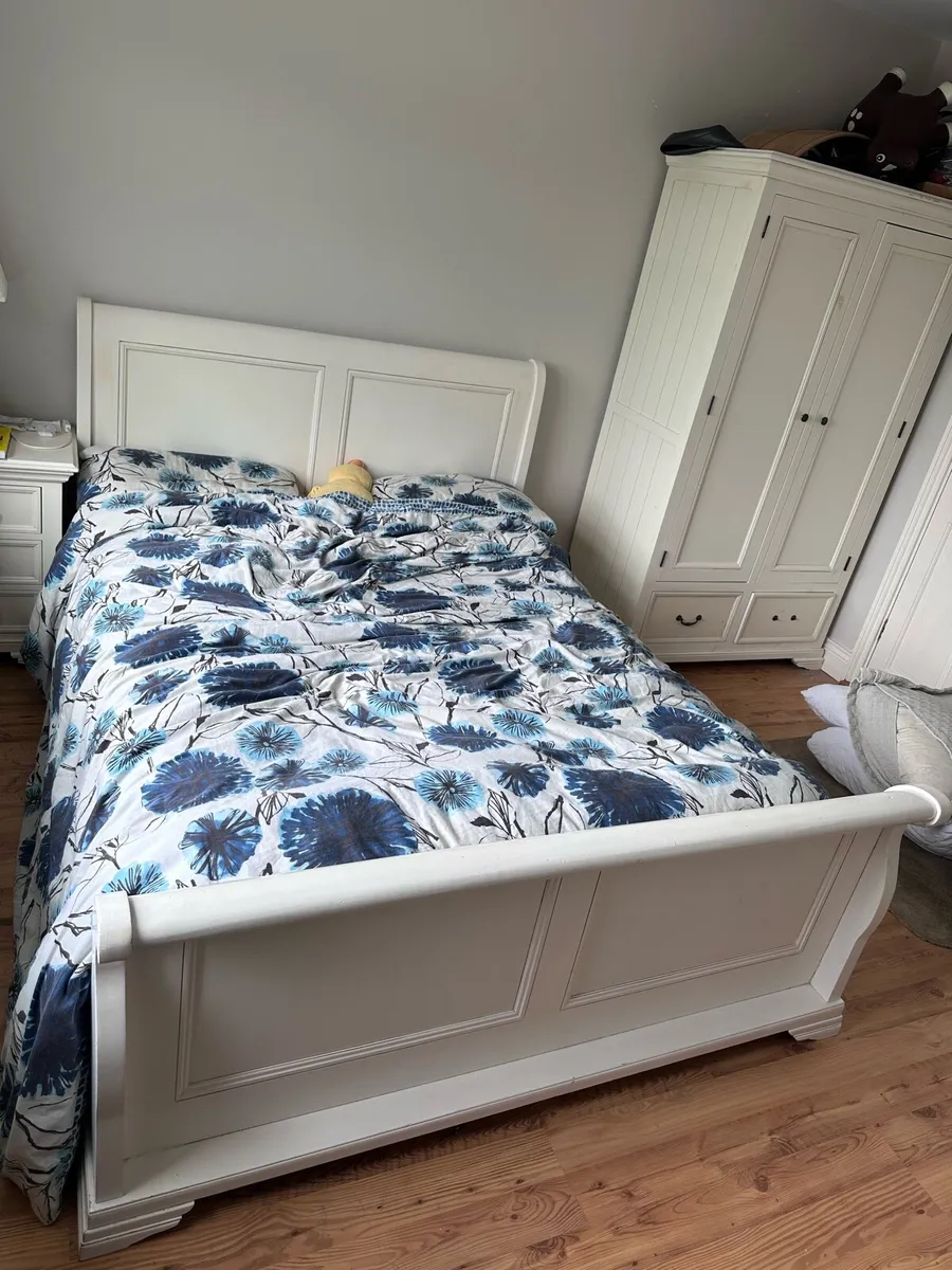 Sleigh Bed, lockers and matching wardrobe - Image 2