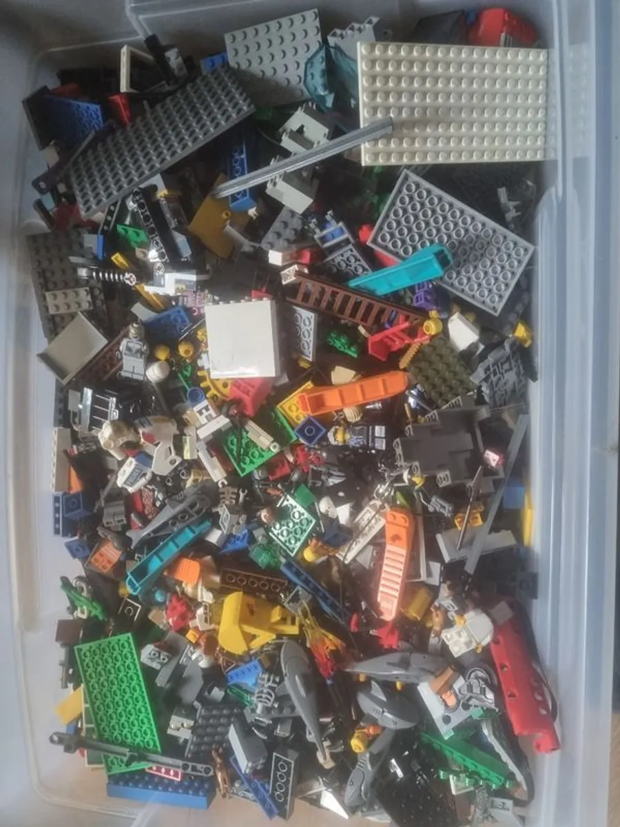 Large box of mixed lego - Image 2