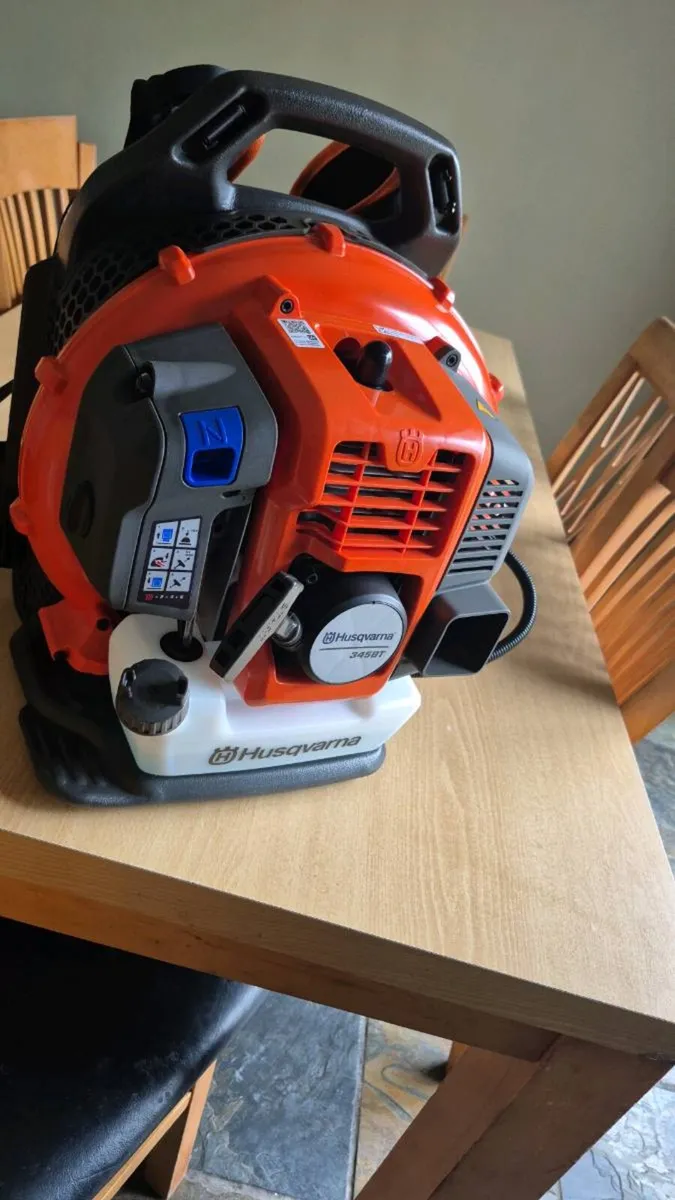 Husqvarna backpack leaf blower - Image 2