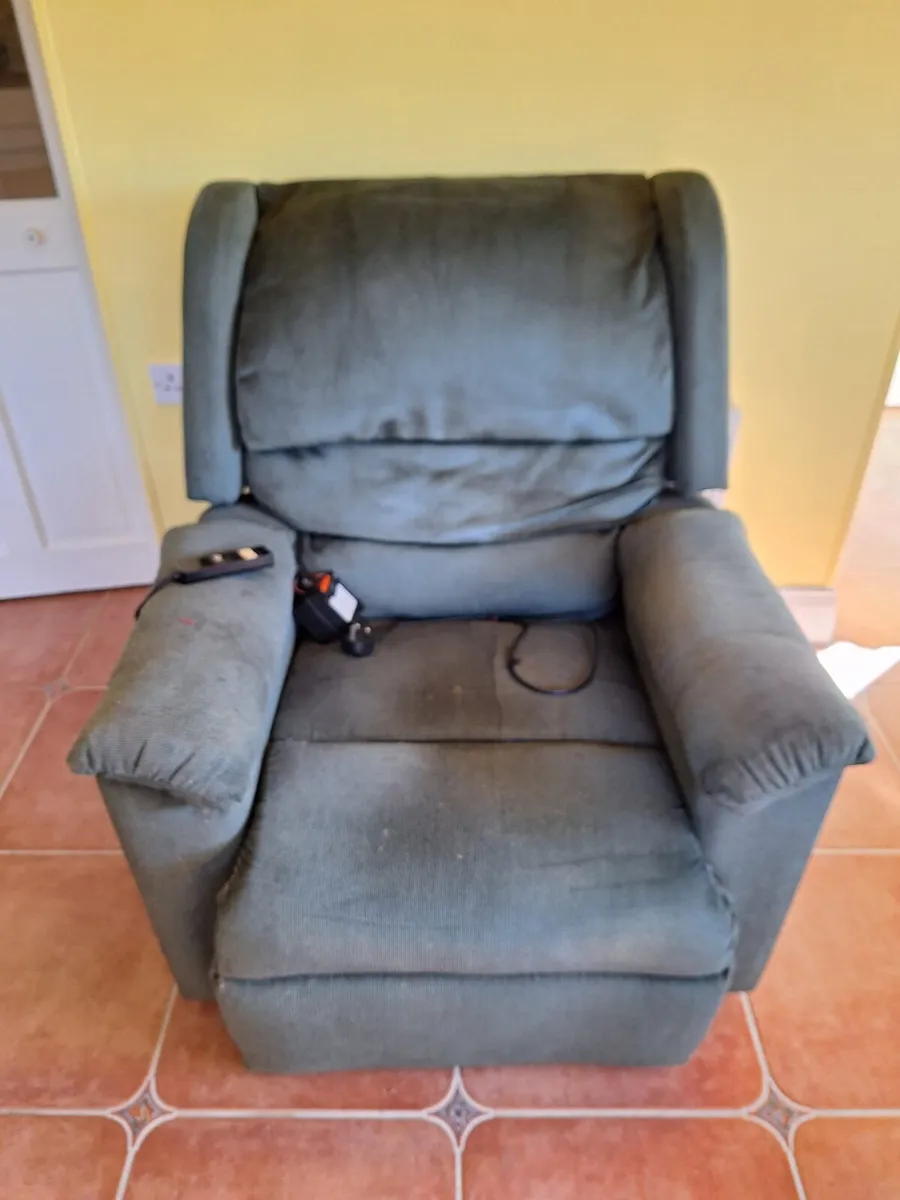Lifting airm chair electric - Image 1