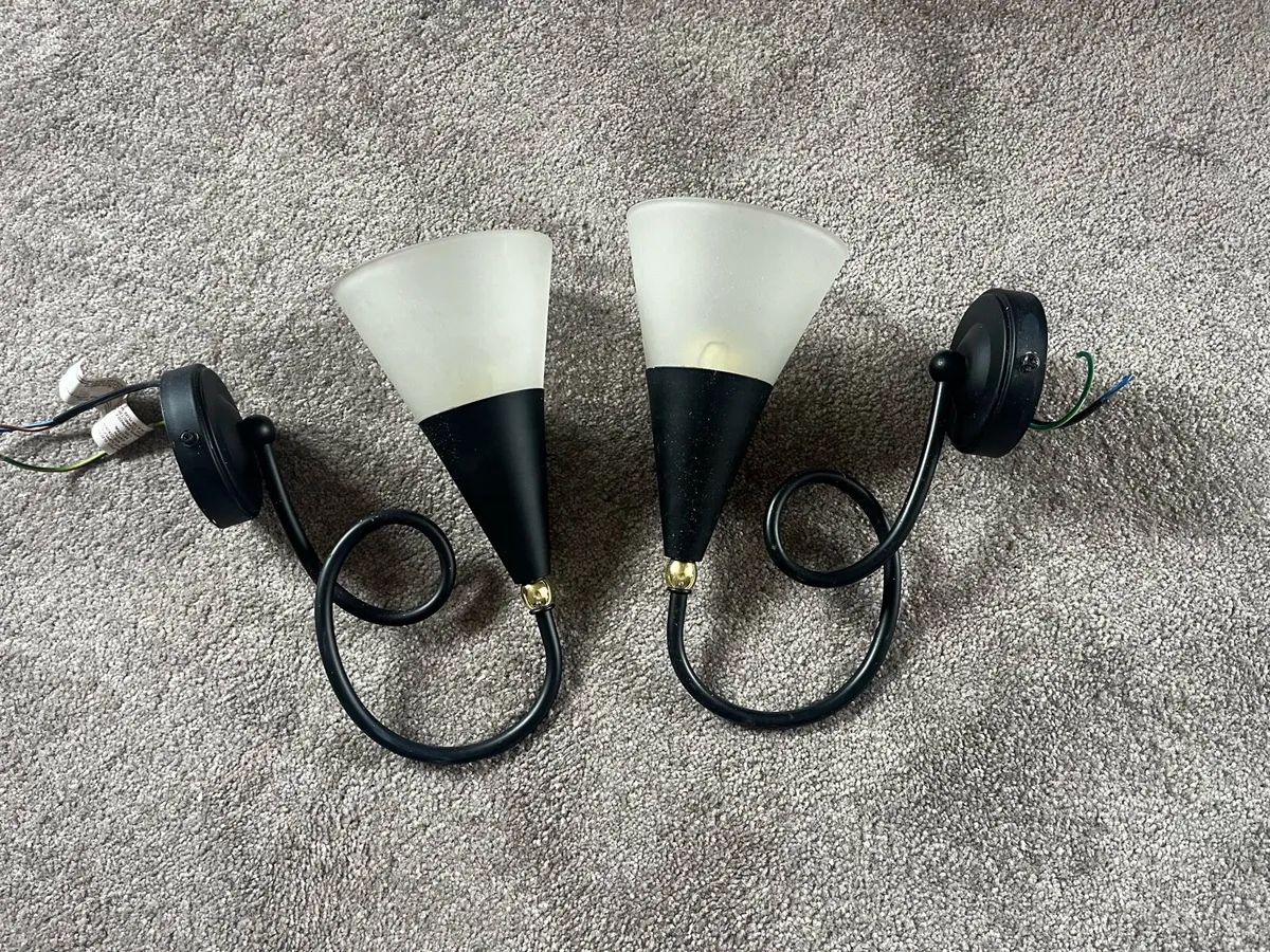 Ceiling Light & 2 Wall Lights - Image 4