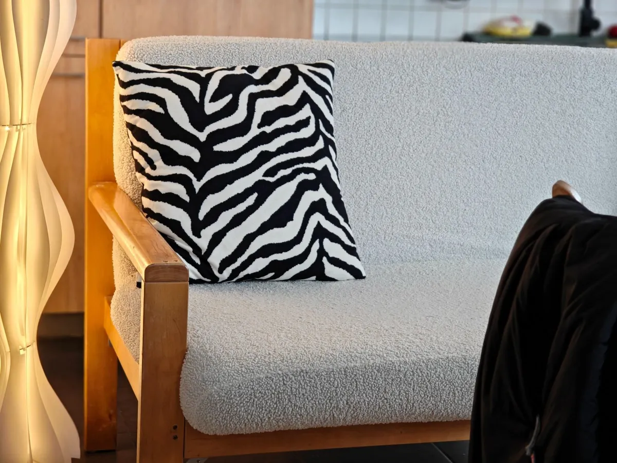 Solid wood straight sofa /sofa bed, - Image 3