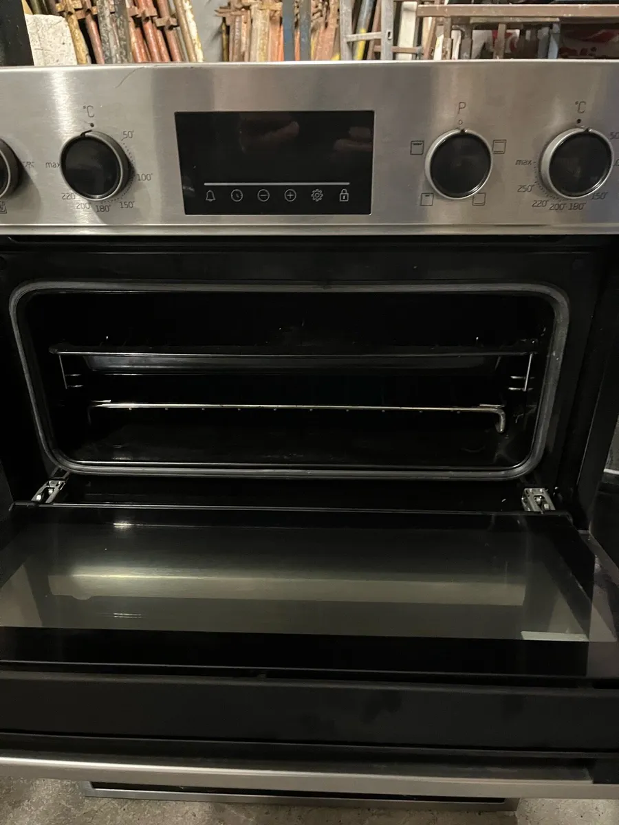 Slot in oven - Image 2
