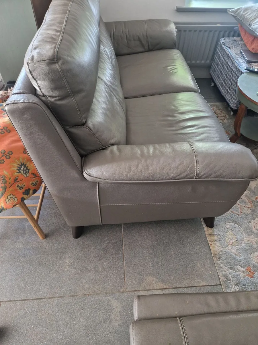 Sofas leather - Image 1
