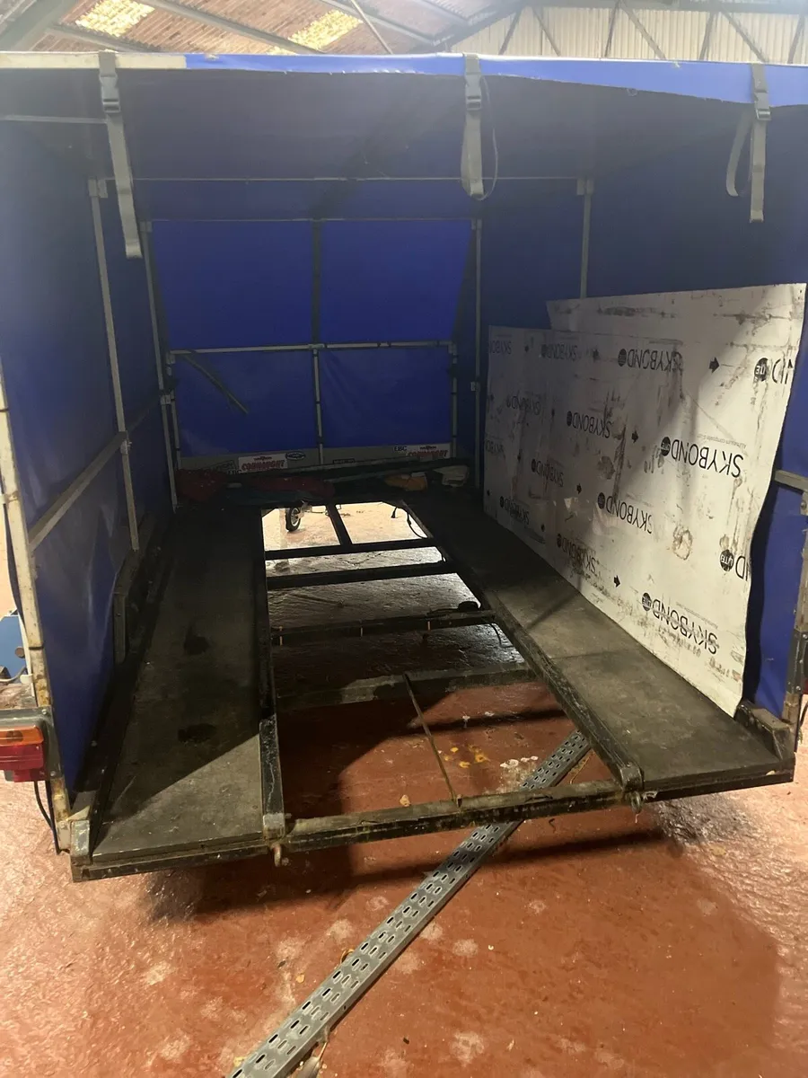 Enclosed car transporter - Image 4