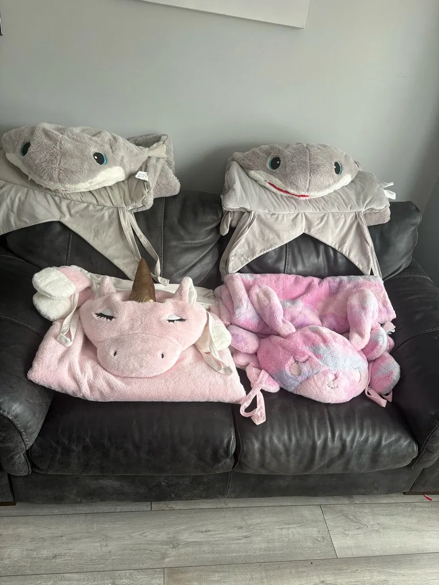 4 sleeping bags - Image 1