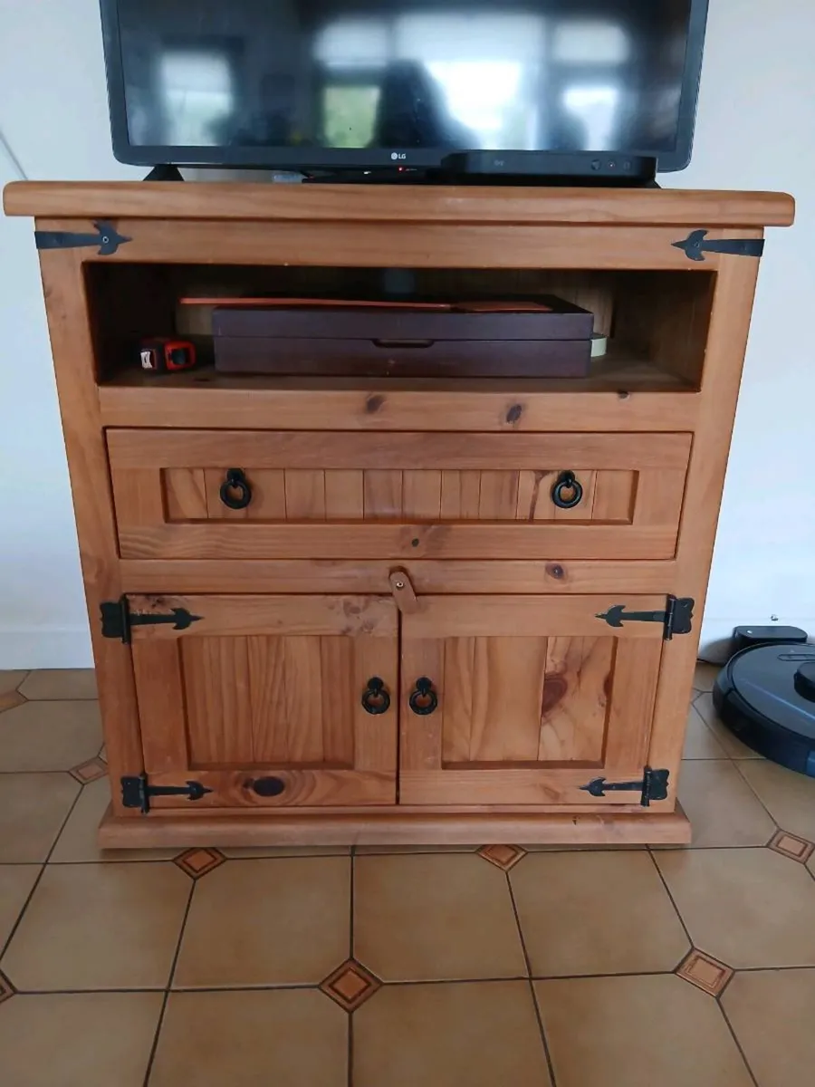 TV/MEDIA UNIT - Image 2