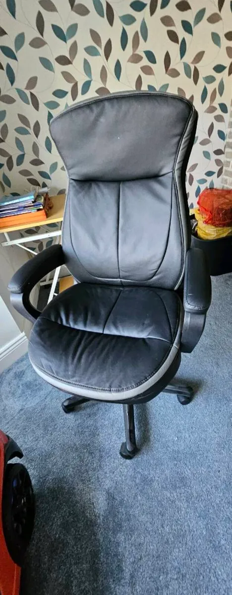 Office chair - Image 3