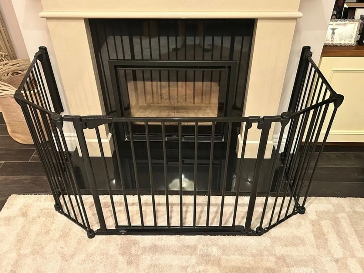 Black metal fire guard and safety gate - Image 3