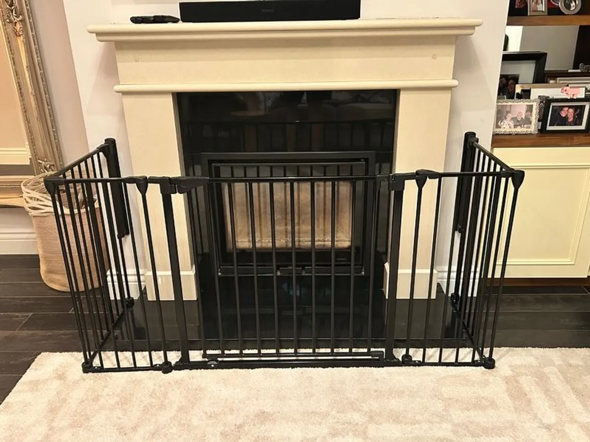 Black metal fire guard and safety gate - Image 2