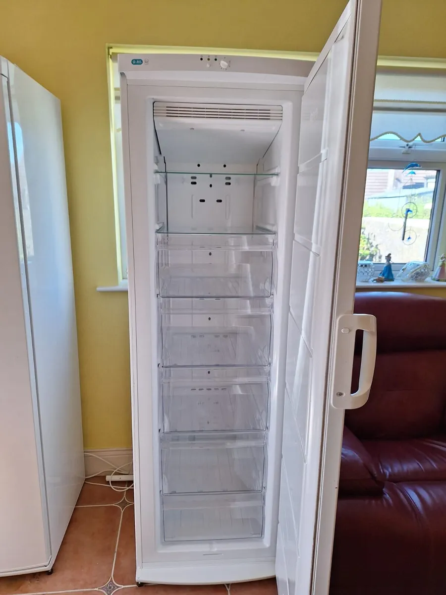Fridge and freezer twin - Image 3