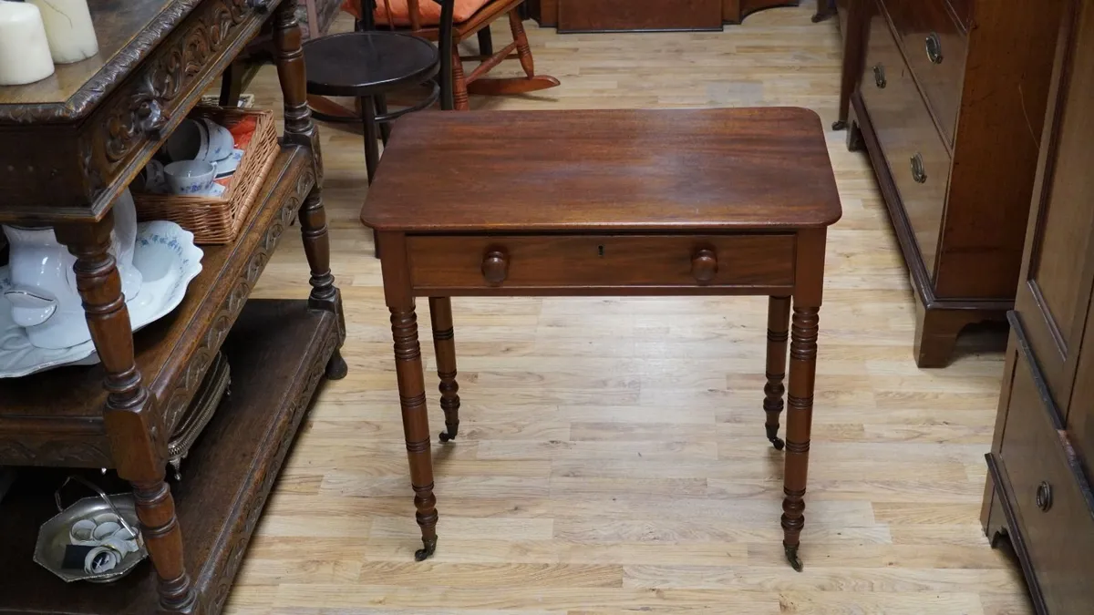 Early Victorian Mahogany Side Table - Image 1