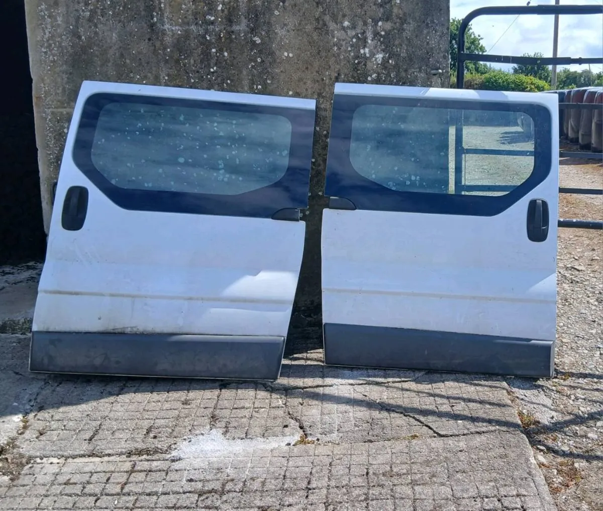 Renault Traffic Sliding Doors - Image 1
