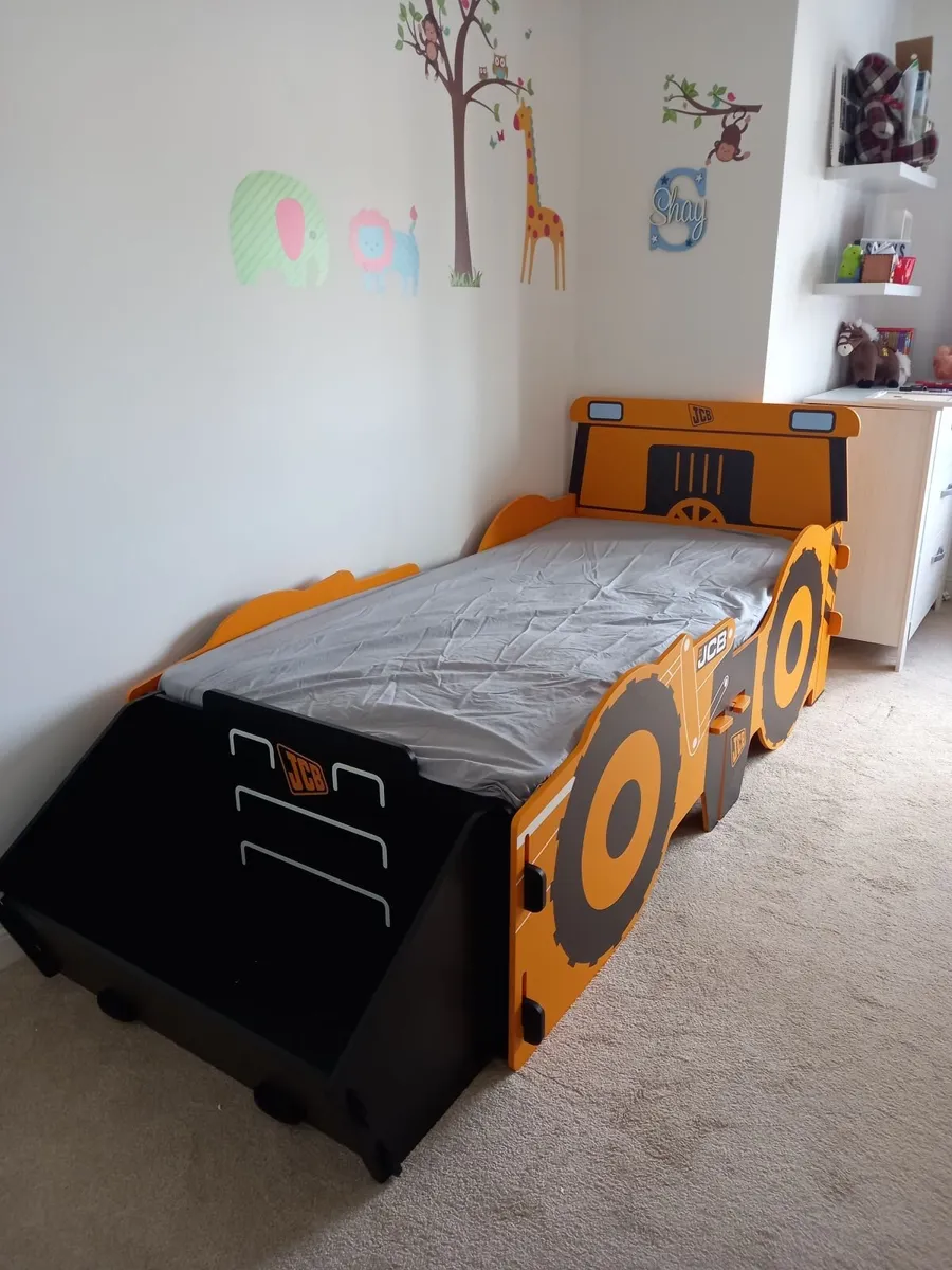 Bed - Image 3
