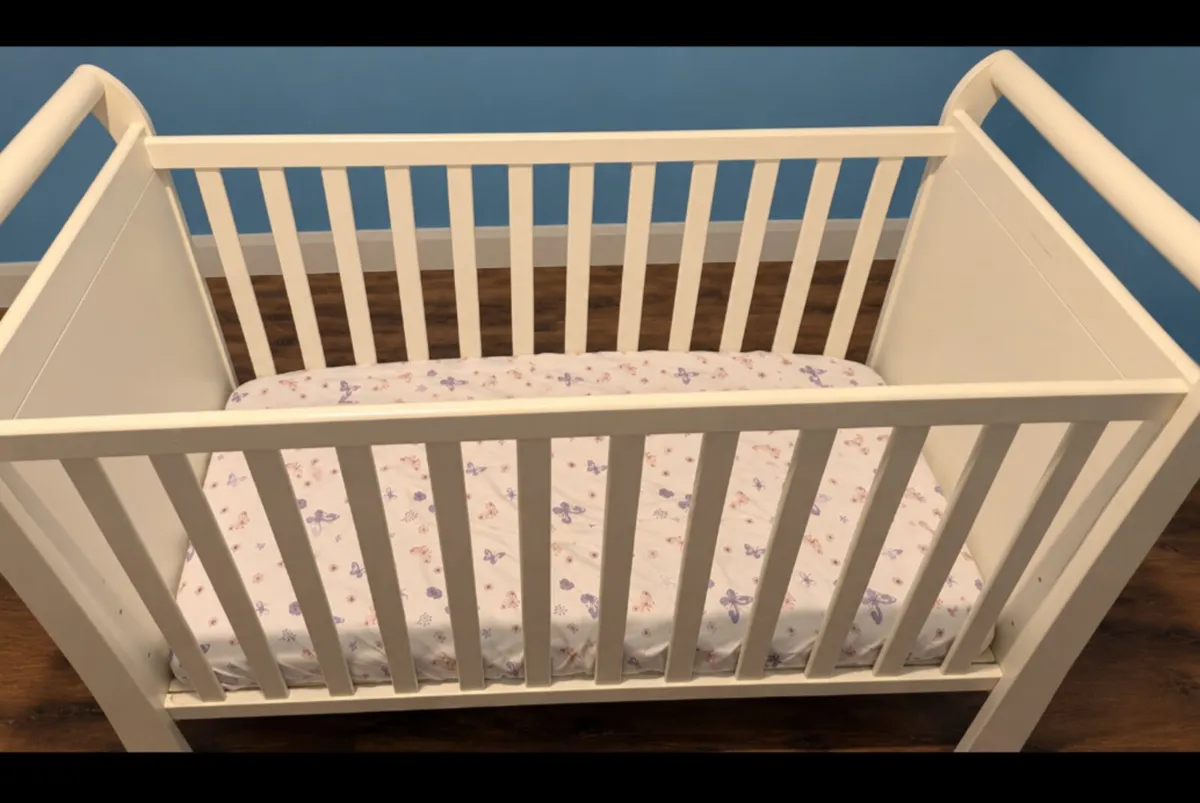 Cot - rarely used - Image 2