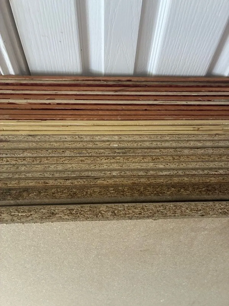 Sheets of timber - Image 1